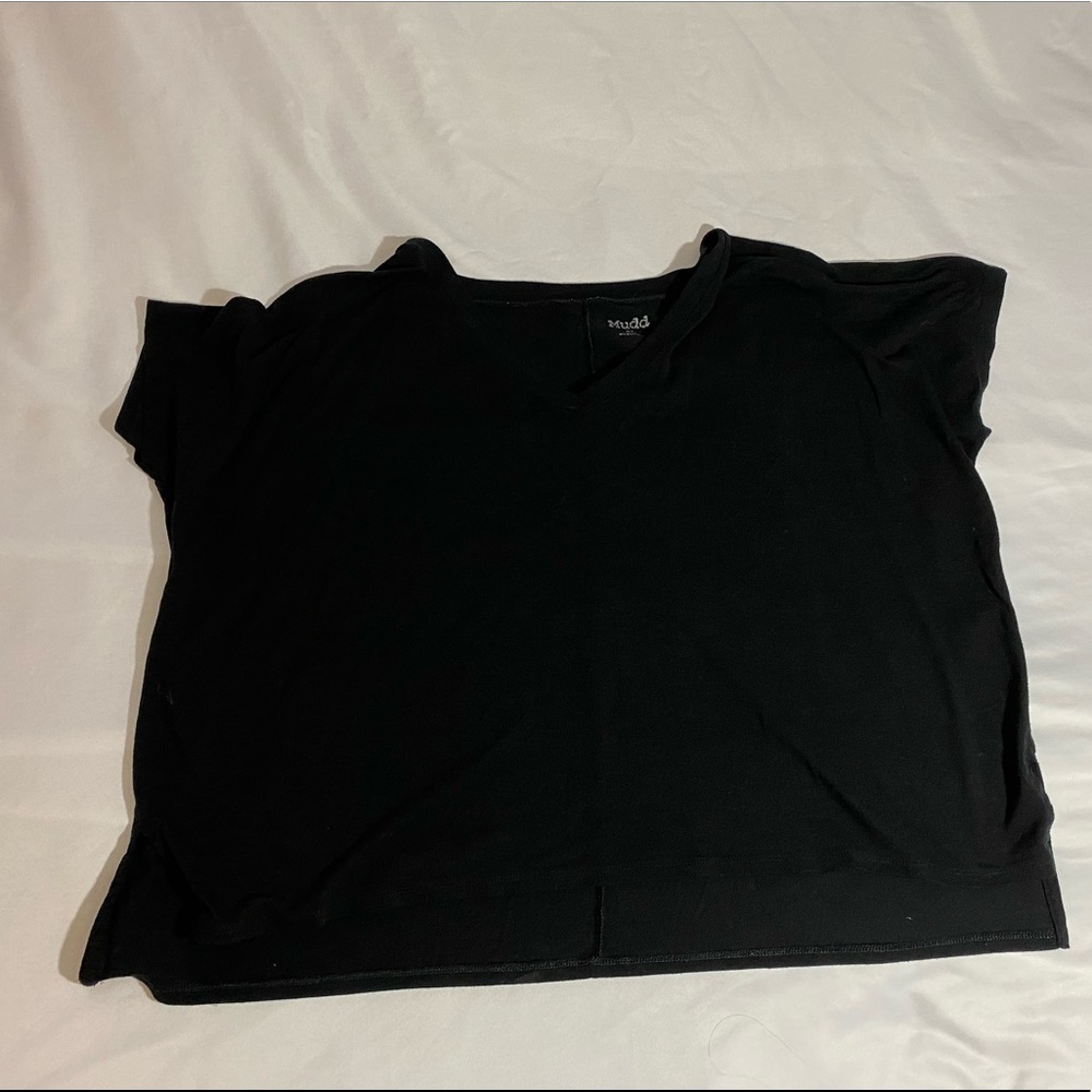 Black short sleeve shirt